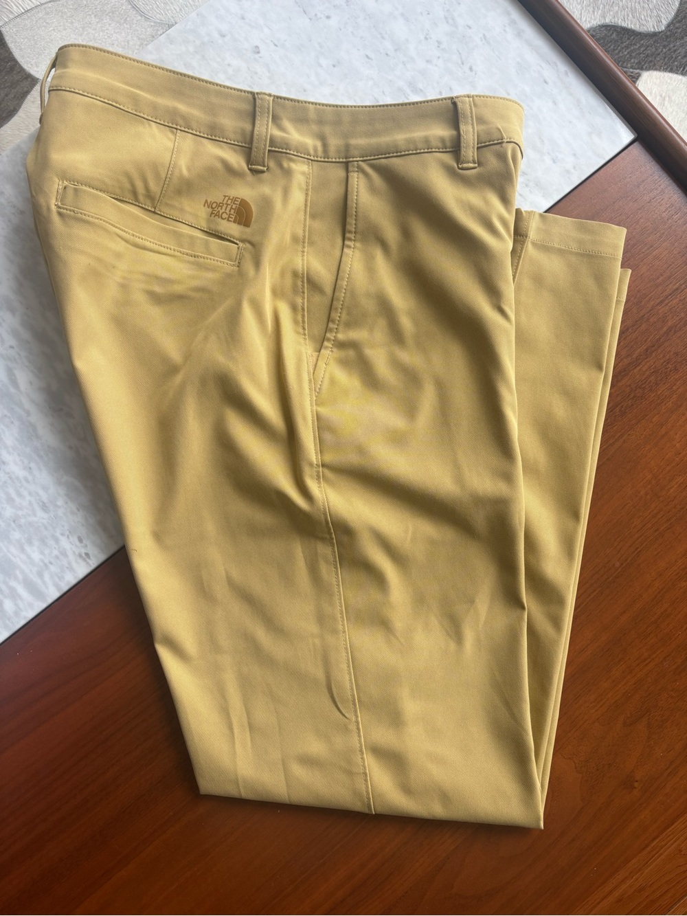 The North Face Women’s Sz 4 Tan Tapered Leg Fitted Pants